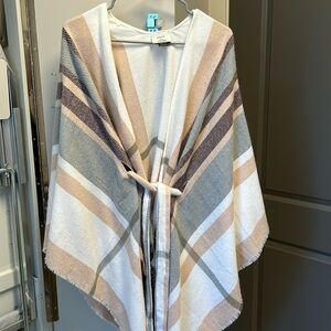 Lightweight belted cape